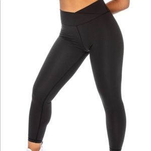 Ethos Crossover Leggings in Black Size M